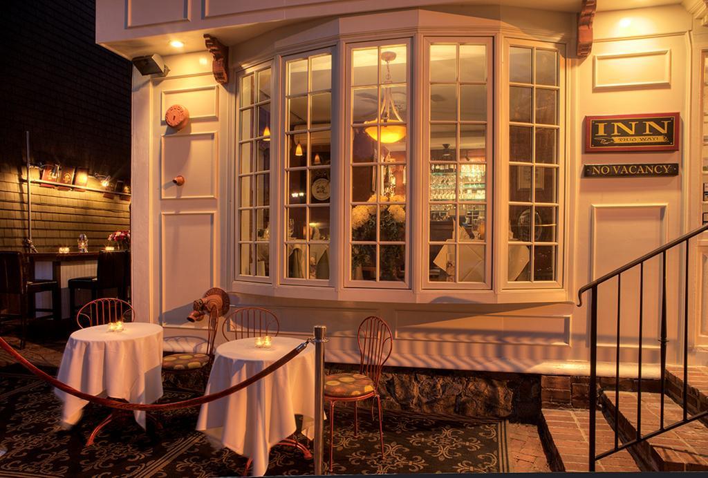 Bouchard Restaurant & Inn Newport Exteriör bild