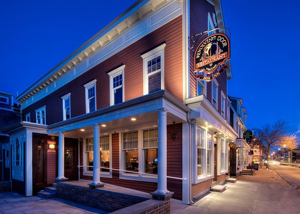 Bouchard Restaurant & Inn Newport Exteriör bild